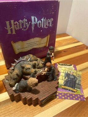 Harry Potter Through the Trapdoor Figurine w/ Chocolate Frog Card